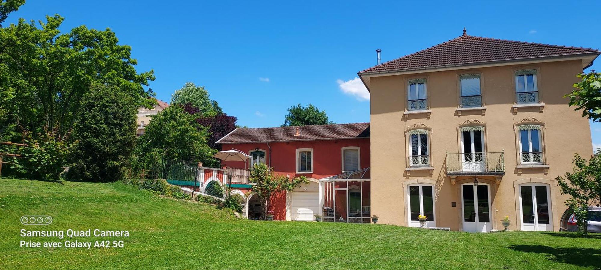 Maison LETRAT La Tour-du-Pin Extérieur photo